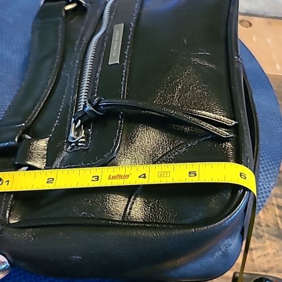 Victoria Secret black bag. Pink lining.. L. 10"X6"X2" 10" Drop.(#1453A) GUC. - Picture 13 of 16